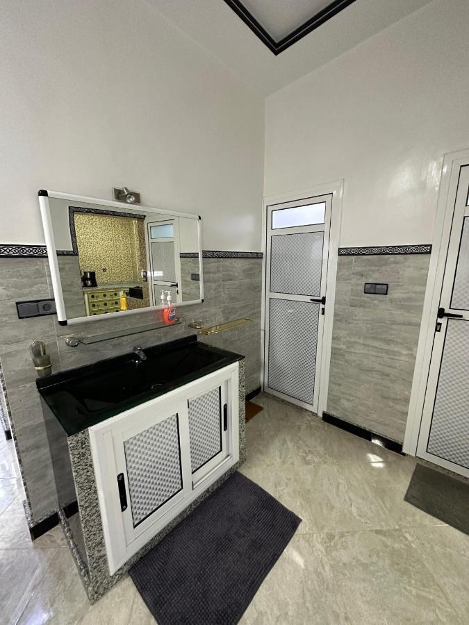 Bel Appartement 1Er Etage Confortable Pres De La Plage - Specialement Pour Familles Saïdia Ngoại thất bức ảnh